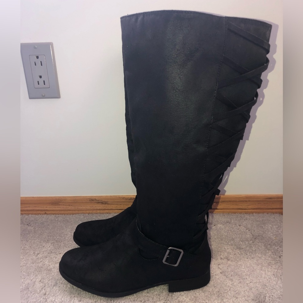 JustFab NWOT Black Faux Suede boots